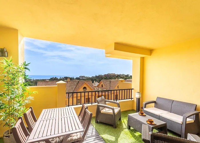 Fabulous Golf Front Apartment With Pool And Seaview